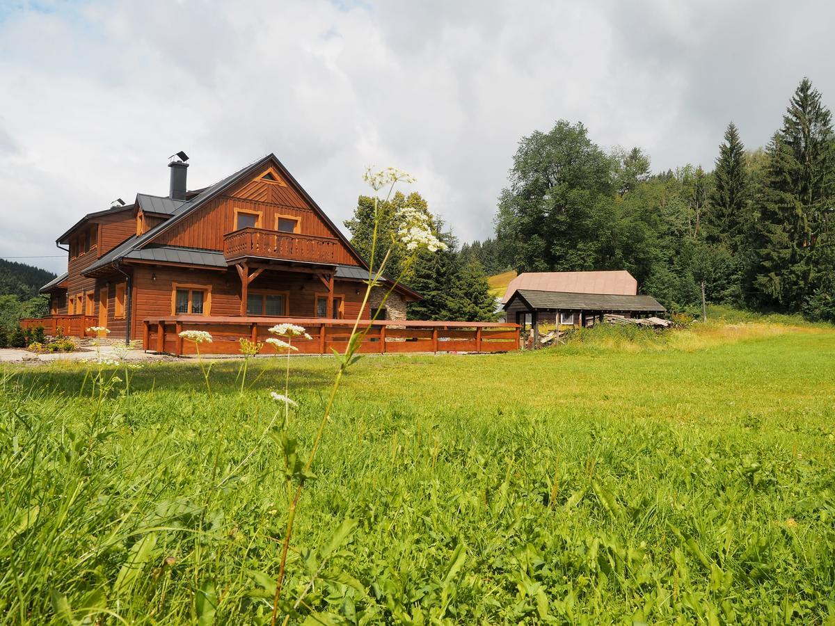 Pod Milonovou Apartamento Velké Karlovice Exterior foto